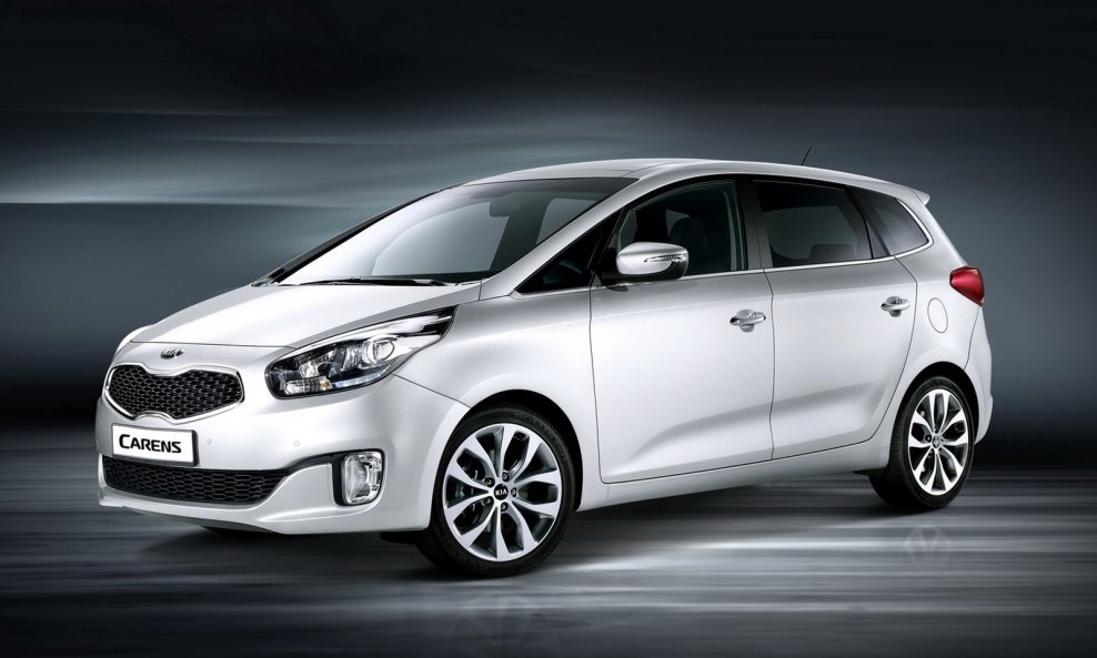 2013-Kia-Carens-MPV-3[2]