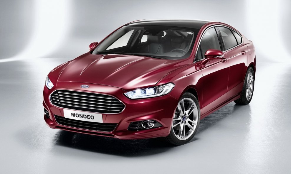 2013-Ford-Mondeo-6[2]