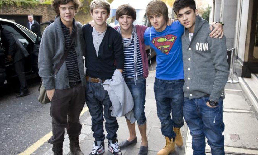 Tinejdžerice poludjele za One Direction (9)
