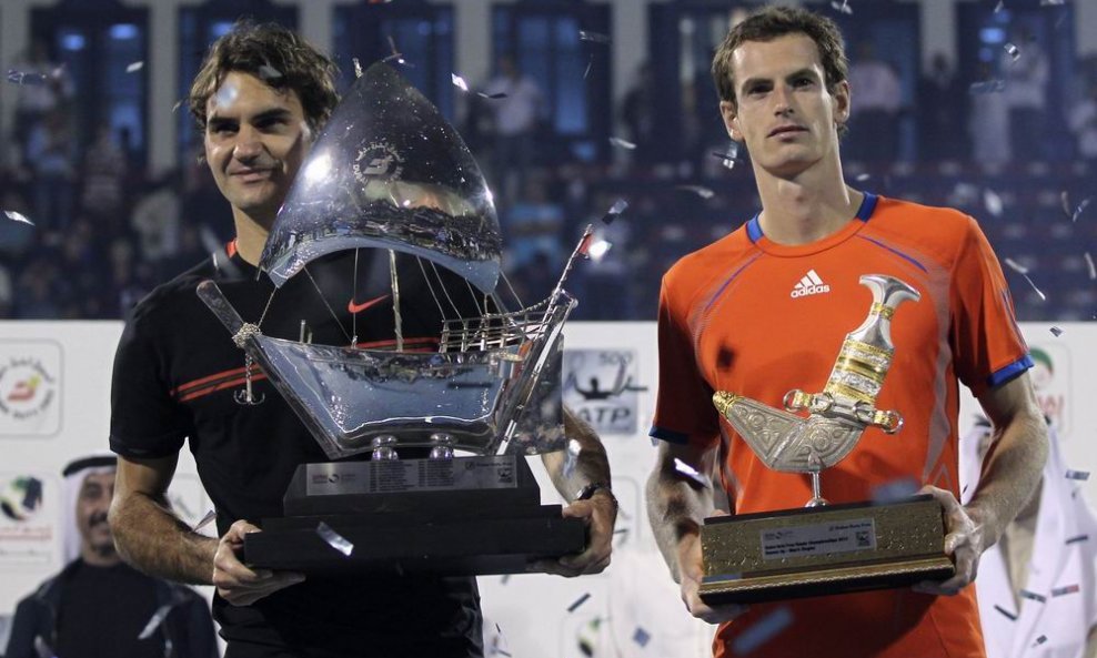 Roger Federer (L) i Andy Murray