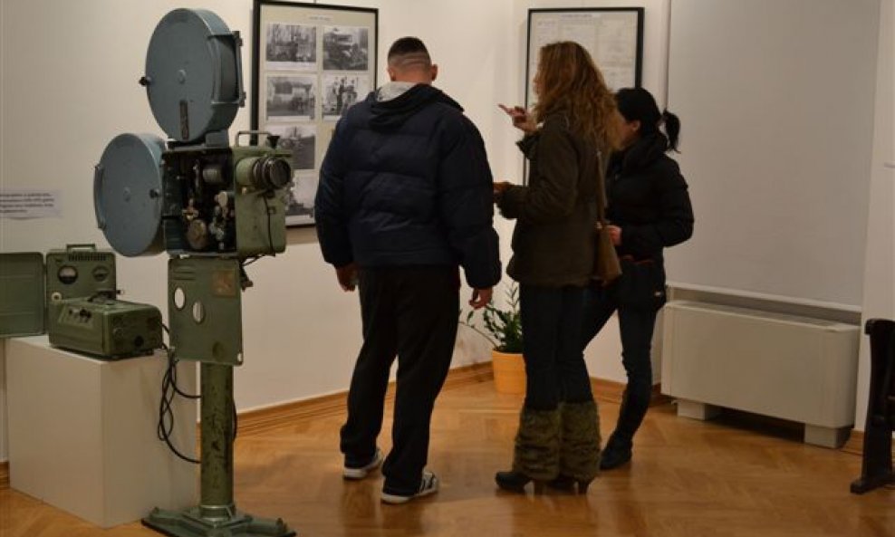 Noć muzeja u slatinskom Zavičajnom muzeju tematski je posvećena prikazivanju filma (8)