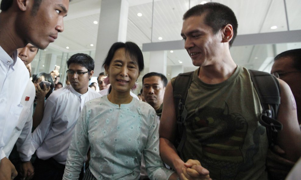 Sun Kyi i sin
