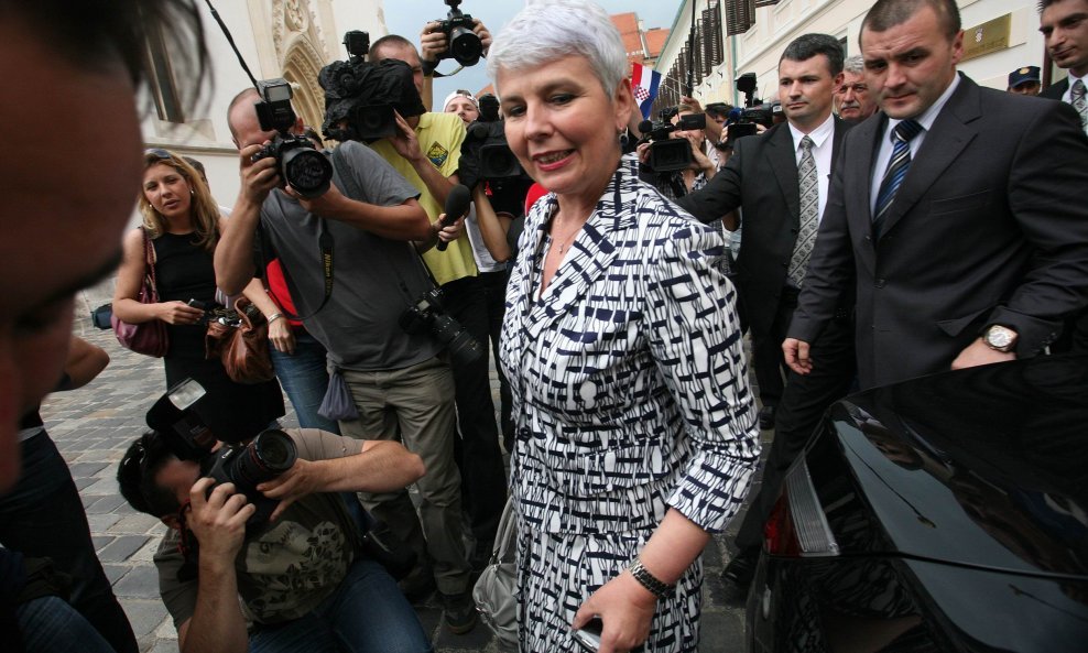 Jadranka Kosor, dosadašnja potpredsjednica Vlade, koja danas slavi 56. rođendan, sa ostavkom Ive Sanadera dobila je šansu da postane prva žena na čelu hrvatske Vlade.