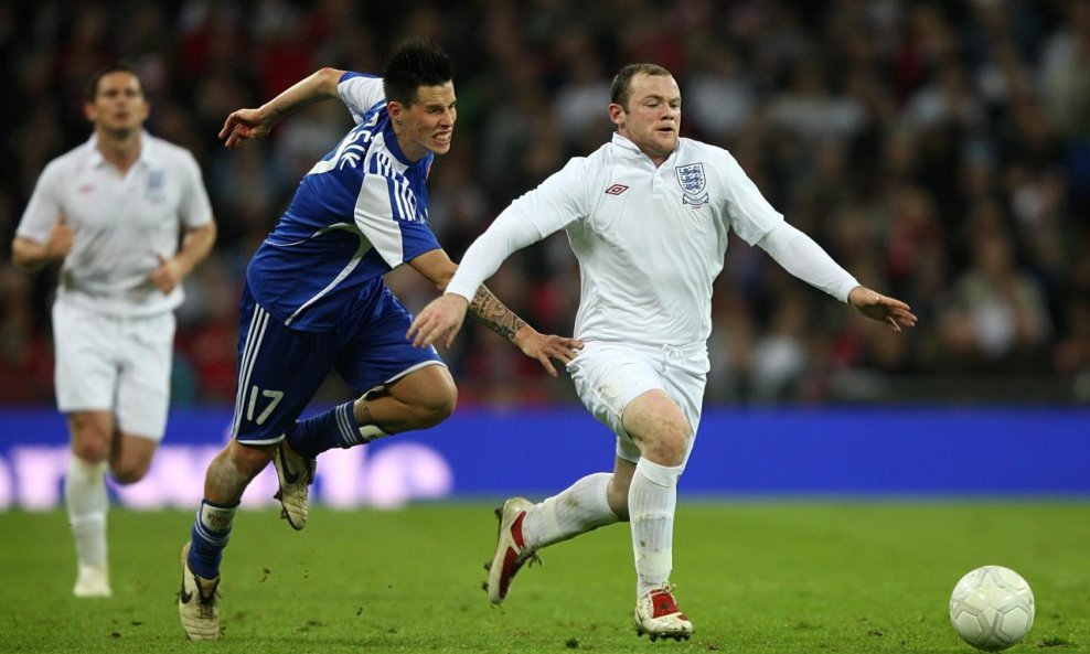 Marek Hamšik (Slovačka) vs. Wayne Rooney (Engleska) 2010