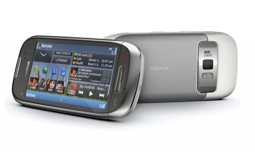 Nokia C7 naslovna