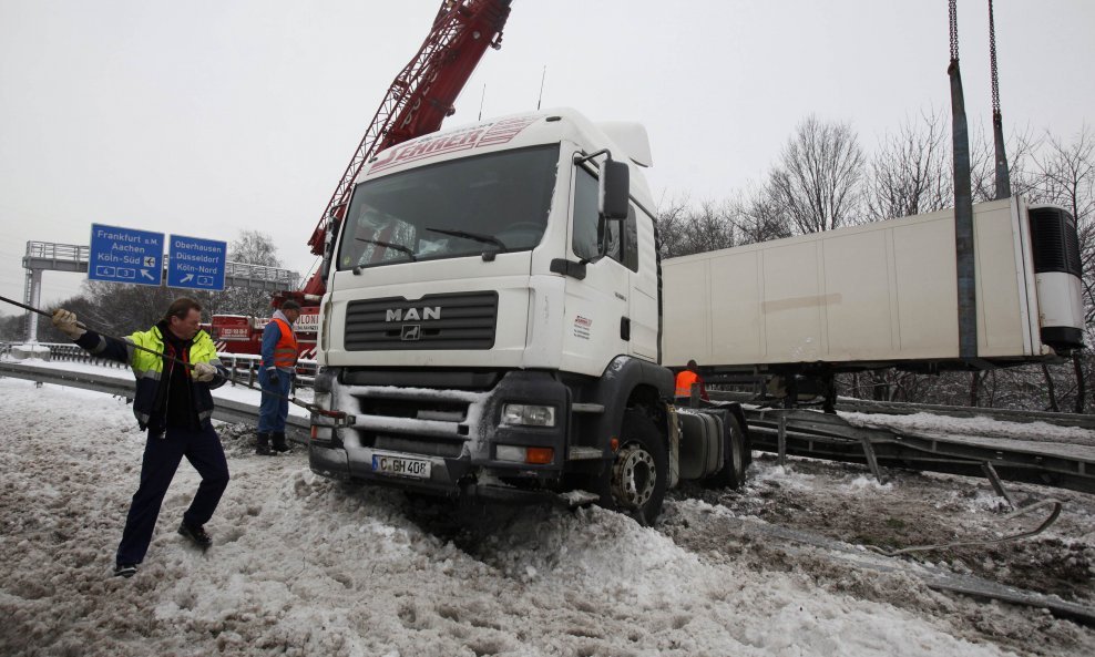 kamion u snijegu njemačka