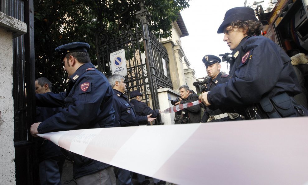 talijanska policija čileanska ambasada