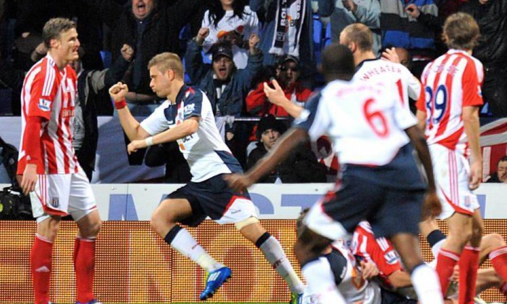 Ivan Klasnić slavi gol protiv Stoke Cityja