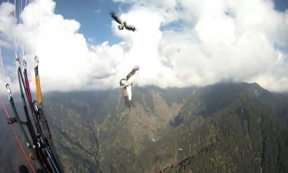 padobranac nad Himalajama