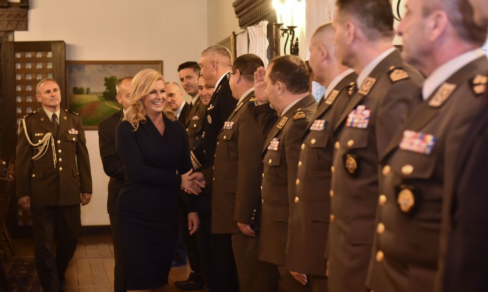Predsjednica Kolinda Grabar-Kitarović sastala se s ministrom obrane i vojnim vrhom