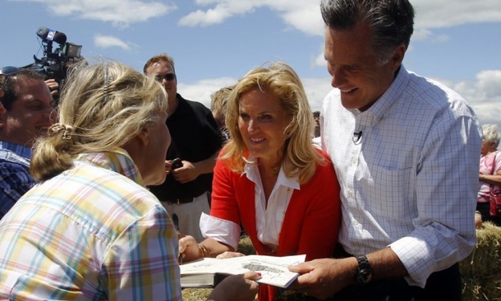 Mitt Romney sa suprugom Ann
