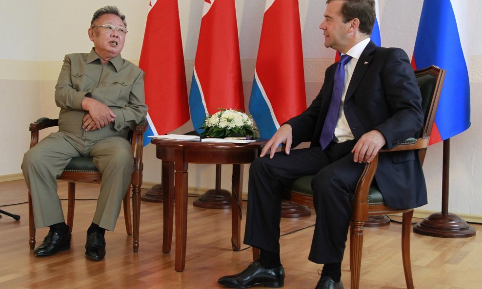 Kim Jong-il i Dmitrij Medvedev 01