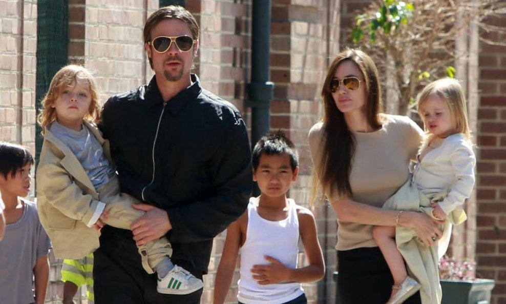 Angelina Jolie i Brad Pitt s djecom (4)