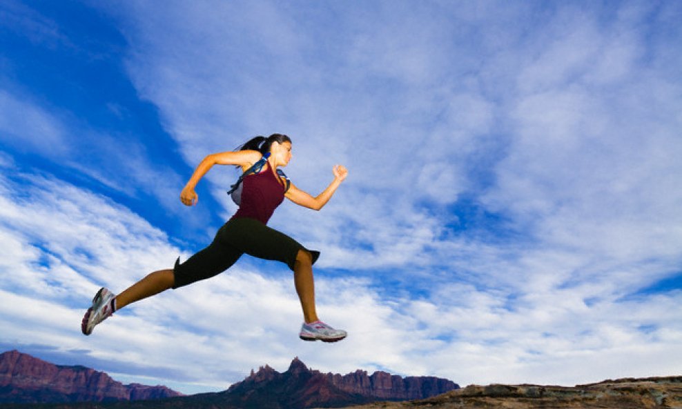 žena trčanje priroda mršavljnje vježbanje
