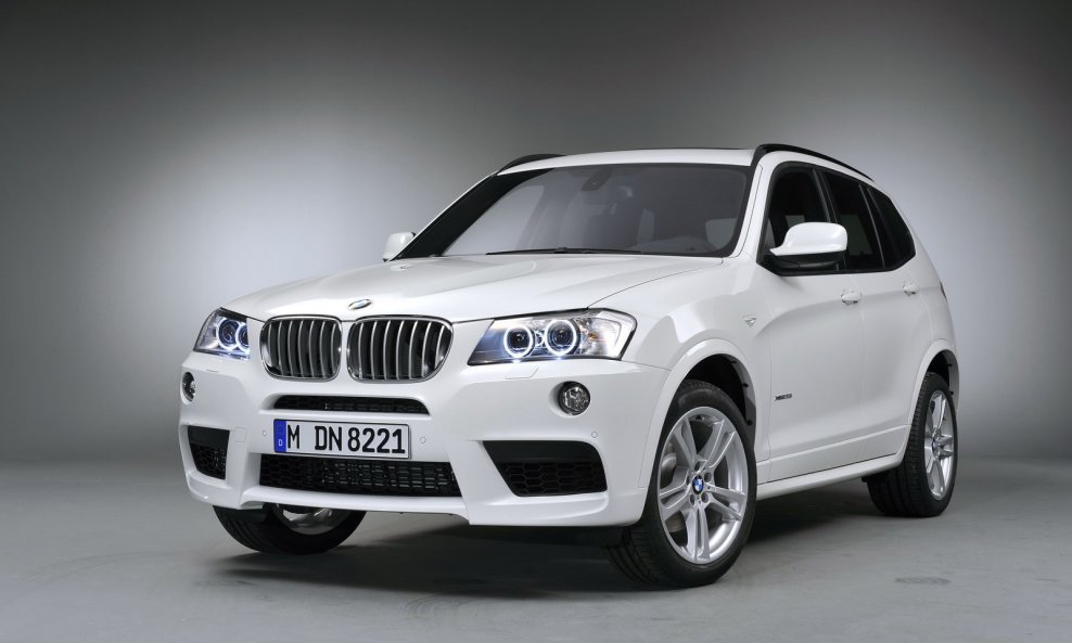 2011-BMW-X3-M-Sports-17