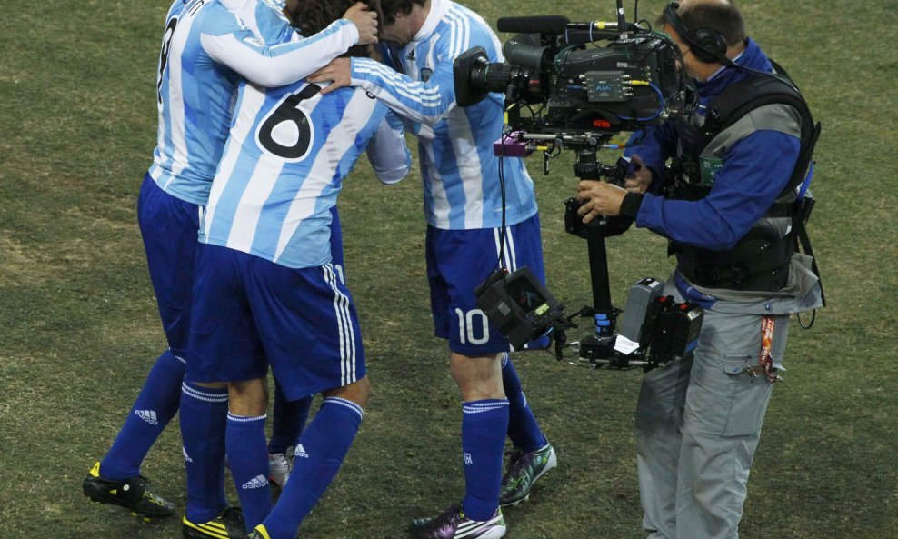 Kamera se previše približila, igrači Argentine slave gol Meksiku