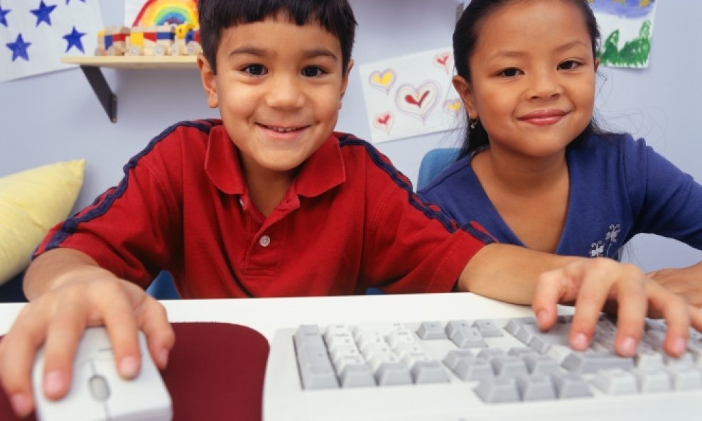 djeca kompjuter