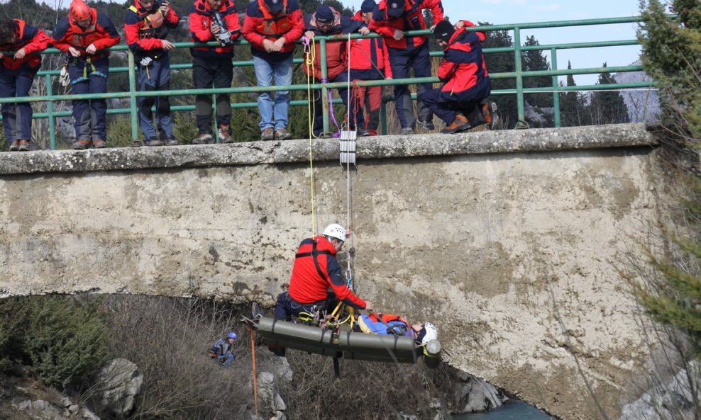 HGSS vježba spašavanja utopljenika iz rijeka Matice kod Vrgorca