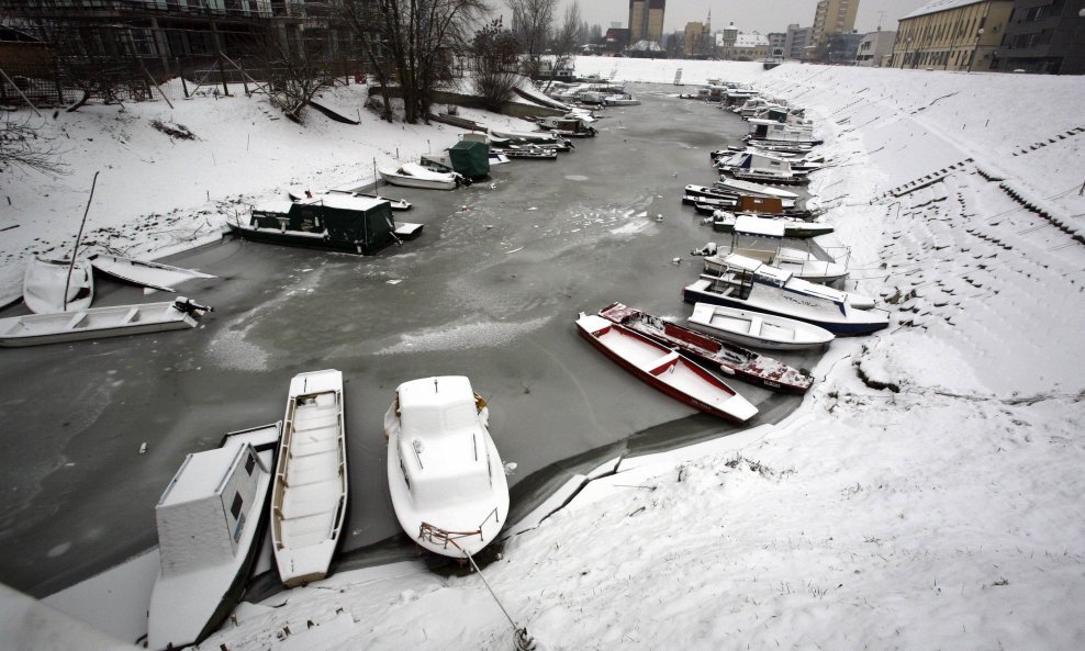 Vukovarska luka zima