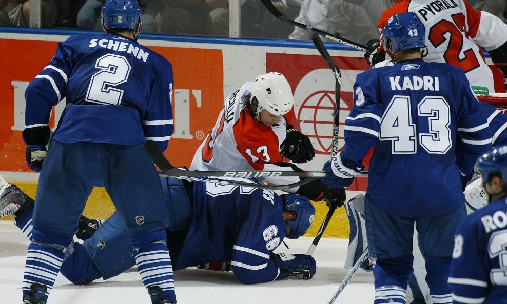 Andy Rogers -  Toronto Maple Leafs,  Danny Carcillo - Philadelphia Flyers, NHL 2009-10