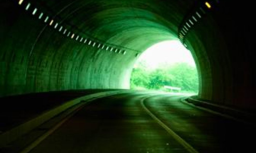 tunel svjetlo