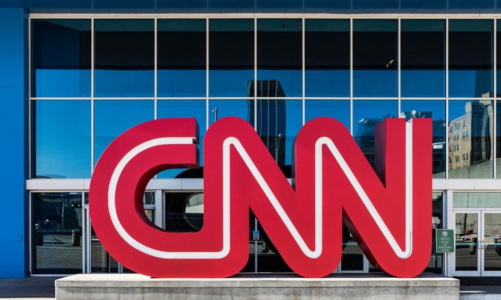Tri vodeća novinara CNN dala ostavke