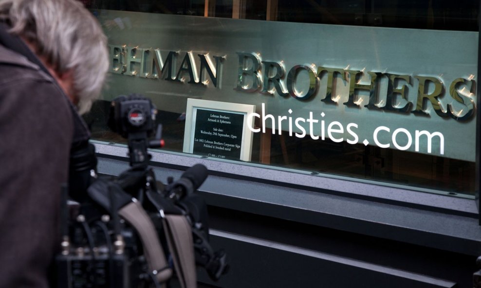 Znak Lehman Brothersa na koncu je završio na aukciji