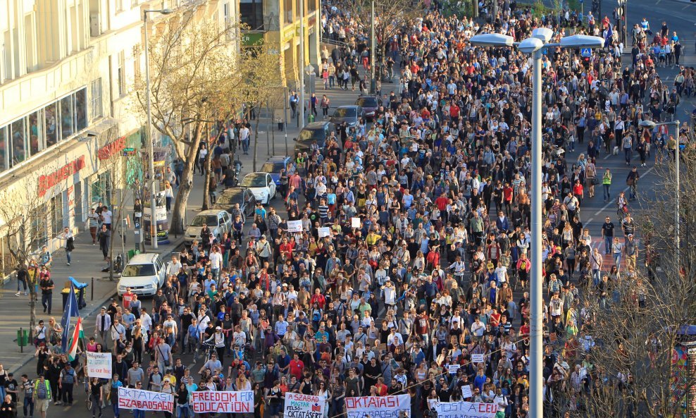 Prosvjed protiv ukidanja Sorošova sveučilišta