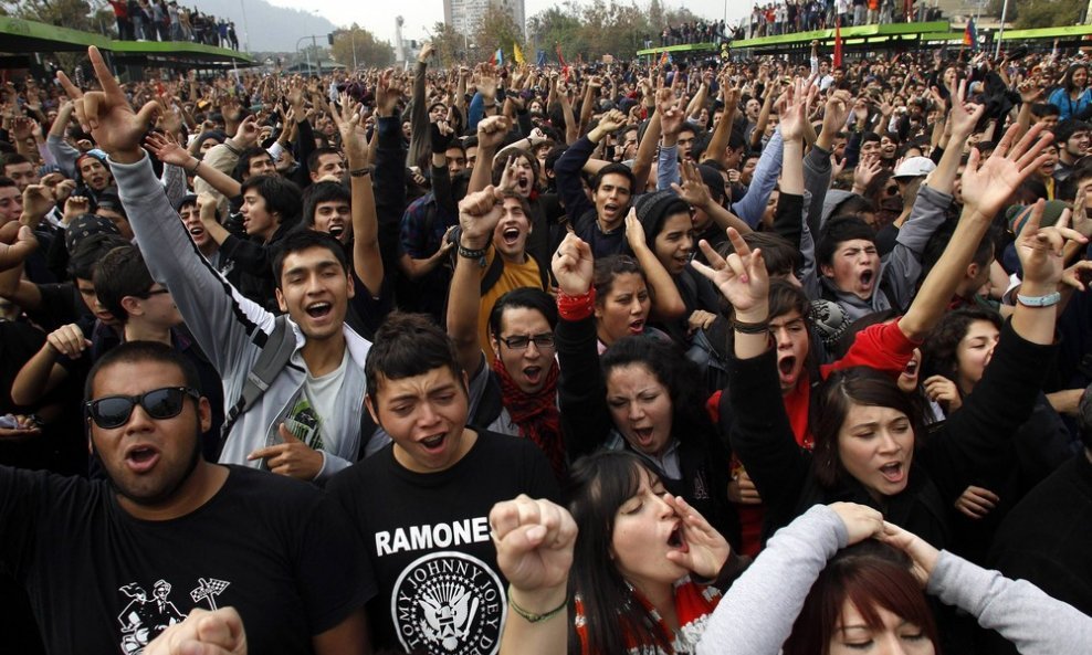 Studentski prosvjedi - Santiago (2)