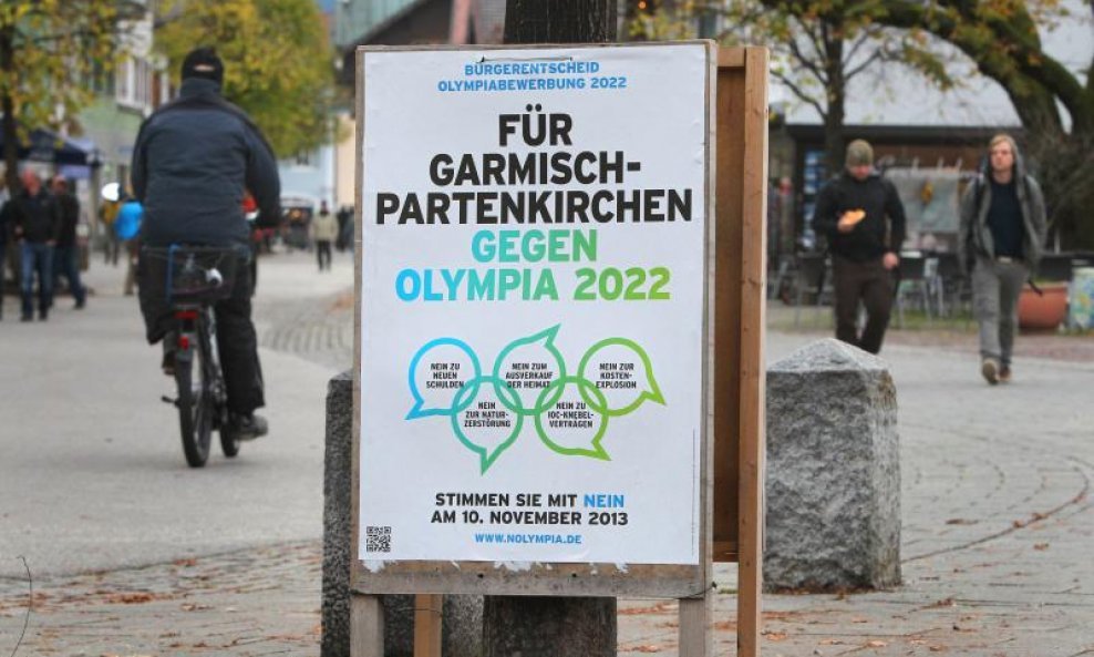 Plakat protivnika bavarskih Olimpijskih igara snimljen u Garmisch-Partenkirchenu