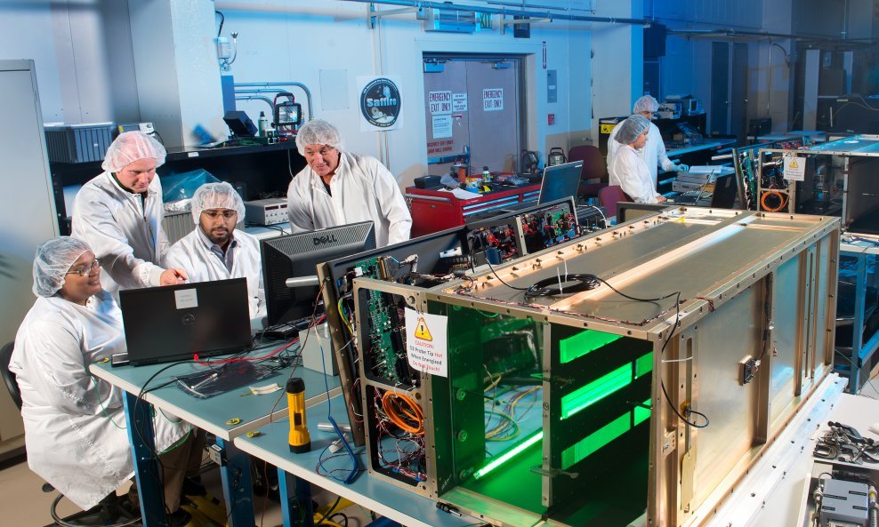 Inženjerski i znanstveni tim testira komponente Saffire I i II na Zemlji