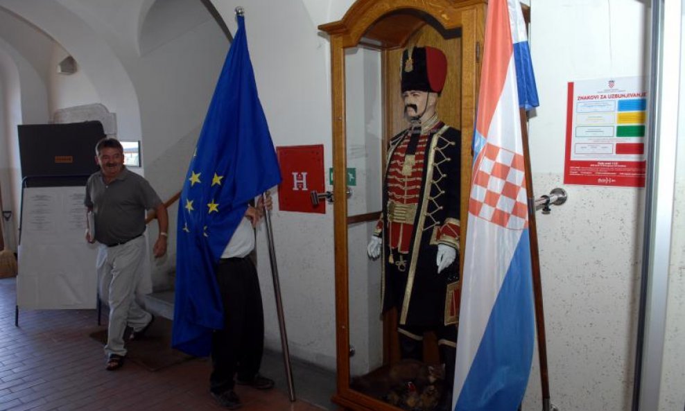 Graničar Husar EU zastava Bjelovar
