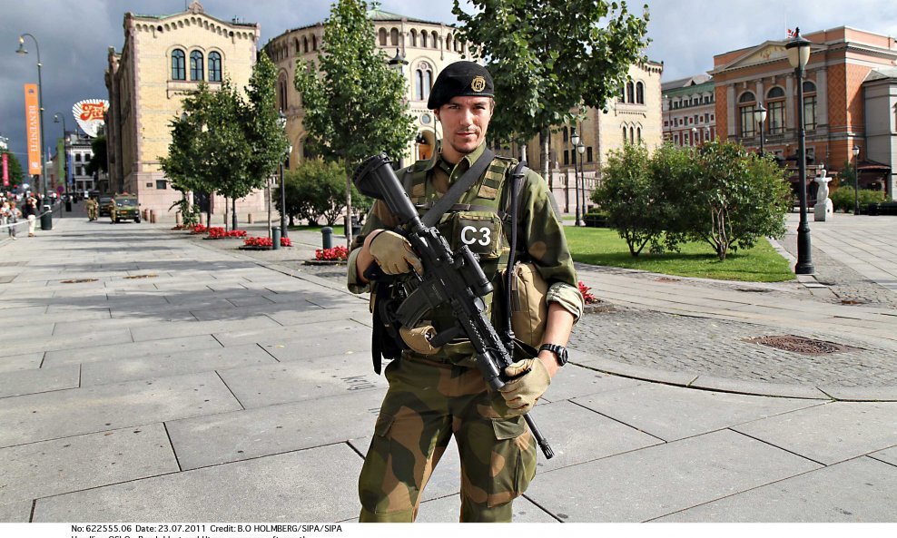 Vojnik pred norveškim parlamentom