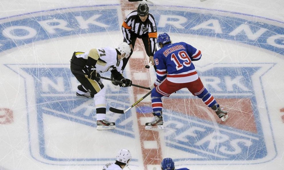 Pittsburgh Penguins Evgeni Malkin (L) i New York Rangers Brad Richards