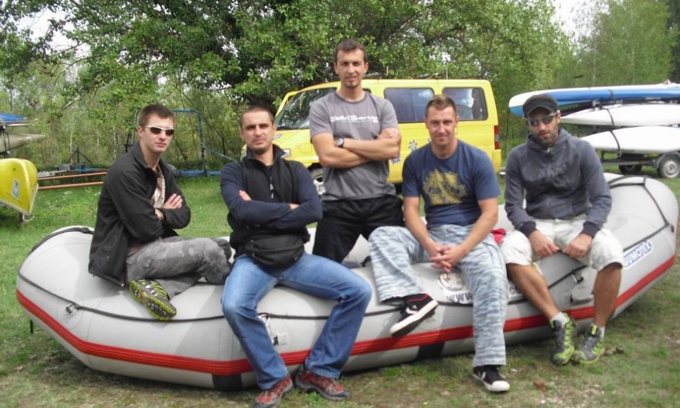 Članovi rafting tima Kula za vrijeme zagrebačkih priprema trenirat će na Jarunu, gdje je toplije, a ne na Savi