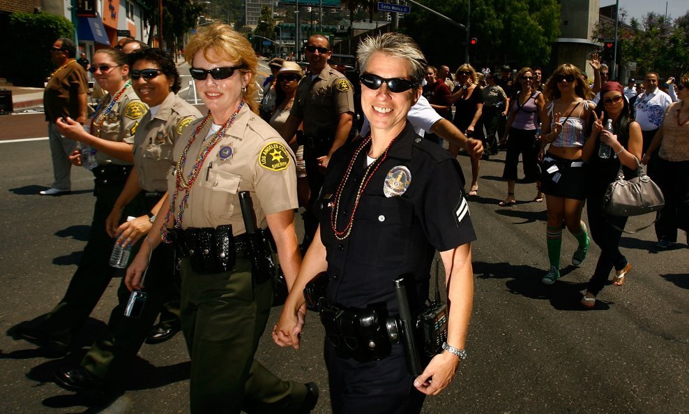 žene policija policajke