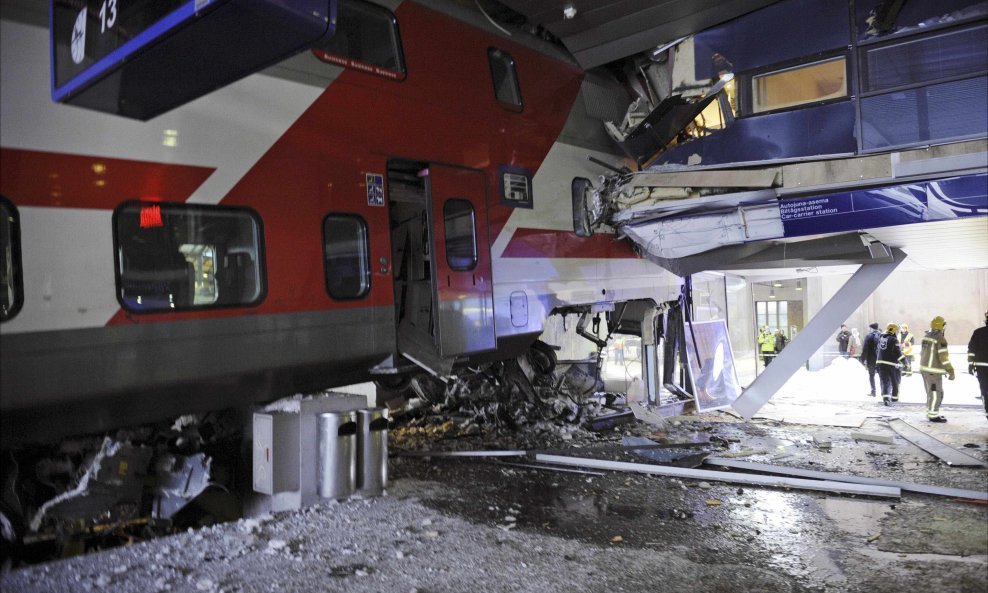 vlak helsinki hotel nesreća