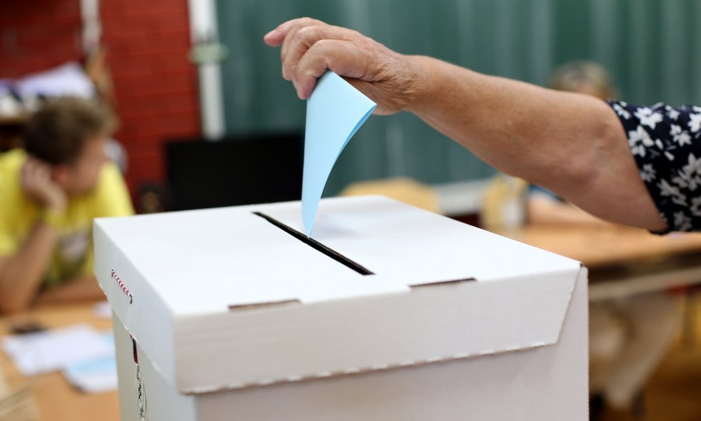 Birači će svoje pravo moći ostvariti na 11 biračkih mjesta, koja će biti otvorena od 7 do 19 sati, a izborni rezultati znat će se u nedjelju navečer.