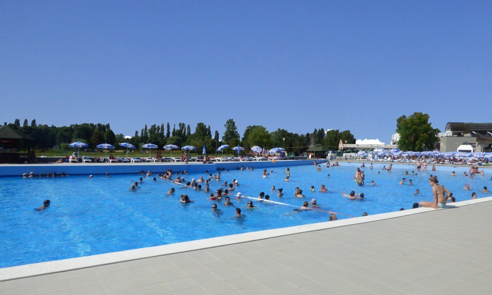Otvoreno je kupalište Aquapolis u Bizovačkim toplicama