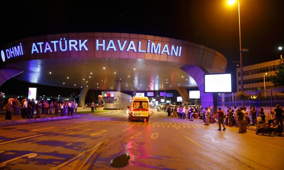 Eksplozije u turskoj zračnoj luci Ataturk kod Istanbula (3)