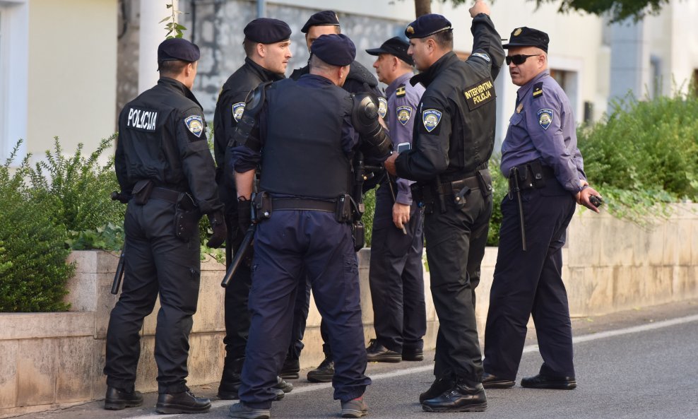 Šibenska policija preko noći je zadržala 58 pripadnika navijačke skupine Torcida