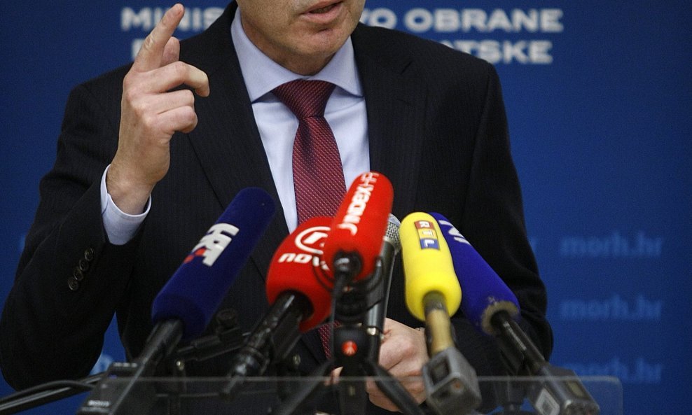 Ministar obrane Damir Krstičević