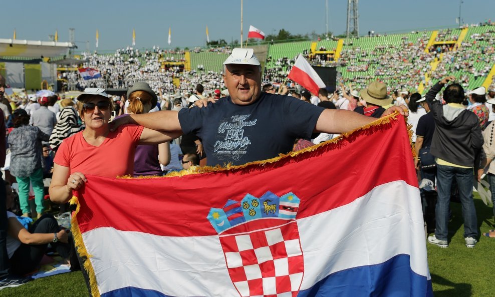 Hrvatska zastava na Koševu za posjeta pape Franje Sarajevu 2015.
