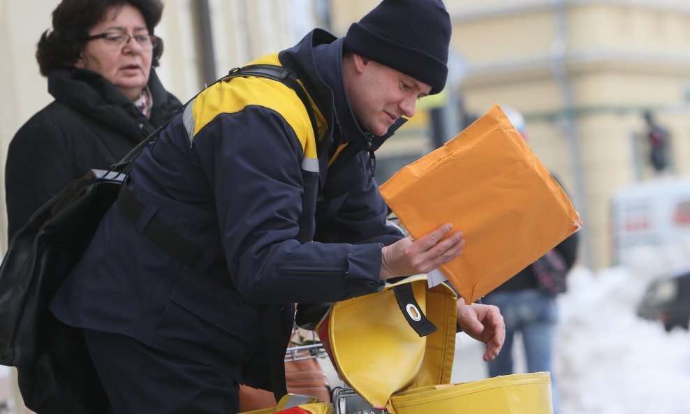 Broj paketa koje dostavljaju poštari porastao je još u proteklom kvartalu za 11 posto