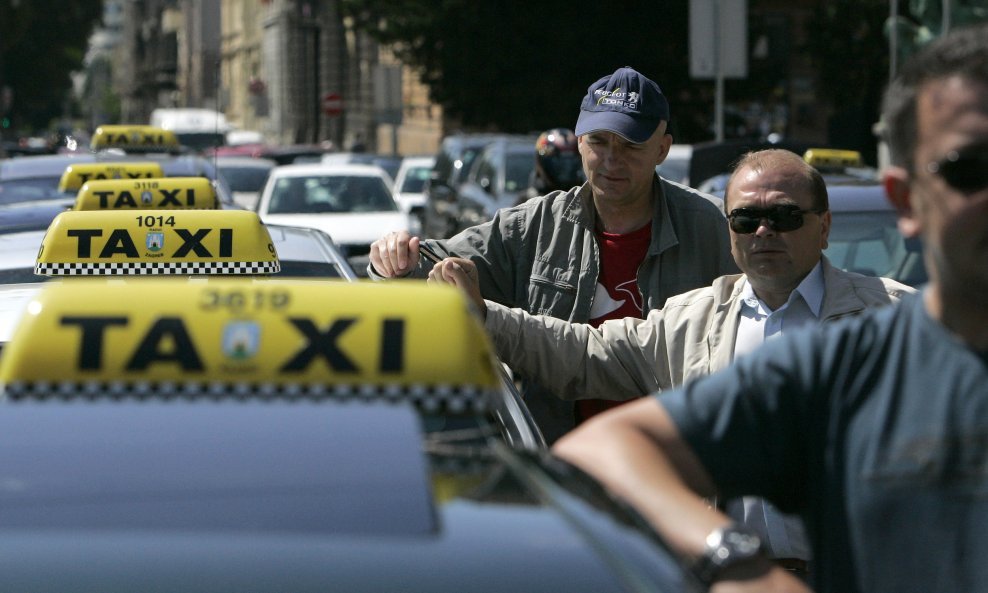 Udruženja davatelja taksi usluga pri HGK poduprlo je u priopćenju predstavljene smjernice novog zakona
