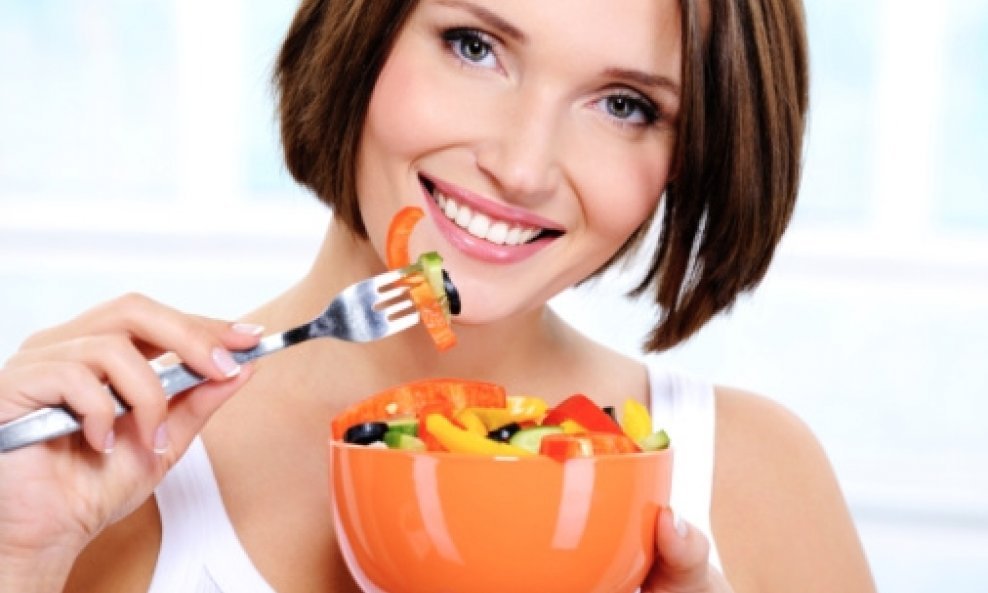 žena hrana zdravlje voće povrće dijeta