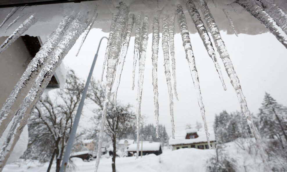 U BiH ledeni val 'snizio' temperature do -21 stupanj, otežan promet