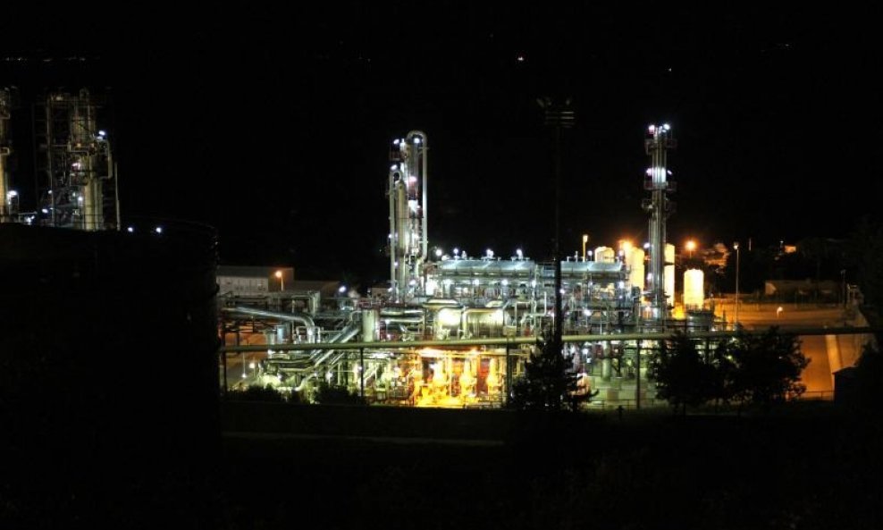 Požar u rafineriji nafte Urinj (4)