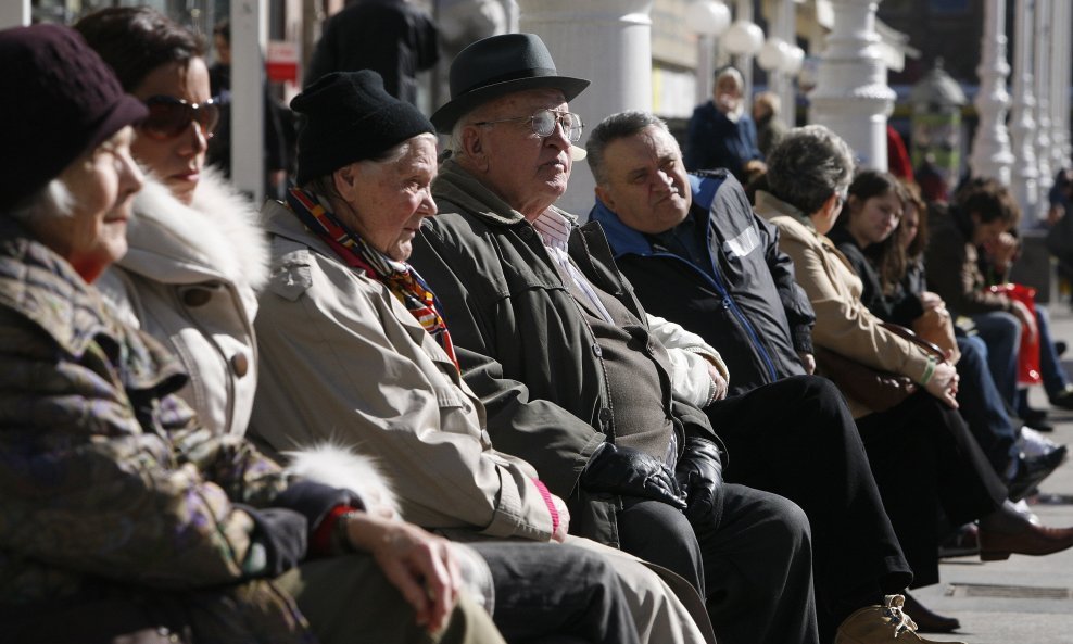 Za božićnice umirovljenicima i socijalno ugroženim građanima namijenjeno je 1,25 milijuna kuna.