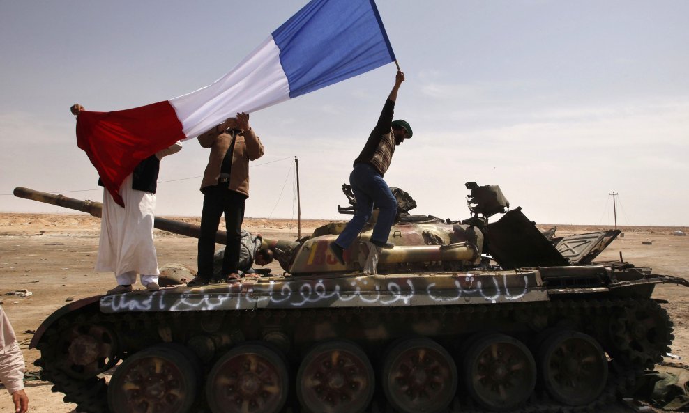 Tenk Libija francuska zastava